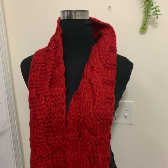 Smart Set KnitFringe 100% Arylic Warm Scarf - Picture 13 of 13